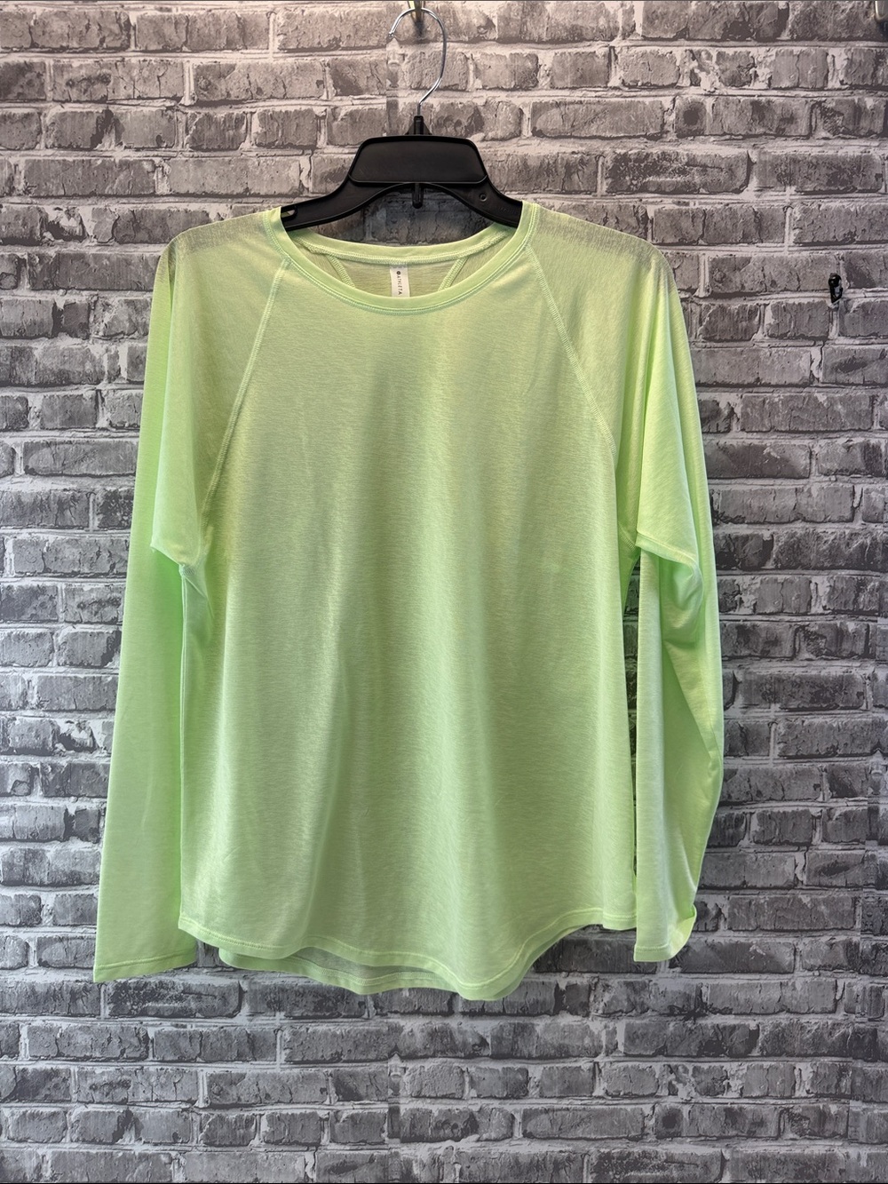 Athleta Light Green Long Sleeve Women's Top